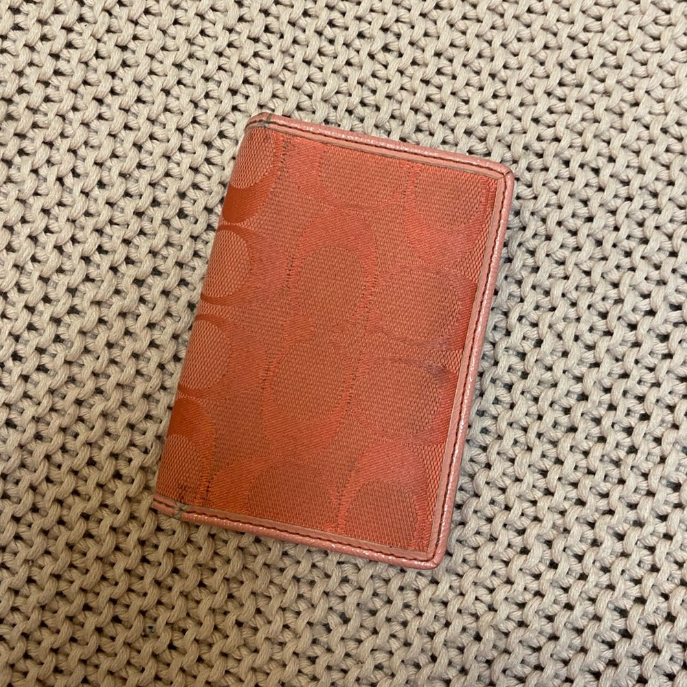✰ monogrammed pink coach wallet ✰ - Picture 3 of 5
